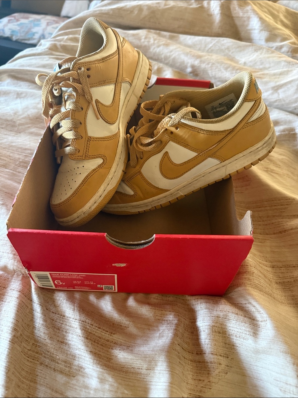 Nike Kids' Honeycomb and White Low-Top dunks - Youth 6